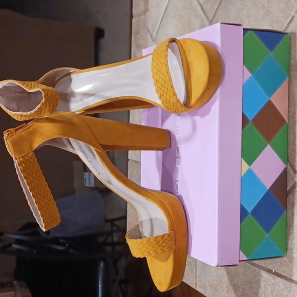 Shoes - Picture 2 of 2